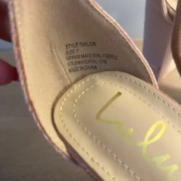 Lulus blush velvet block heel / Worn 1x / Size 7 - Picture 2 of 6